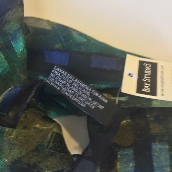 BAY STUDIO SHEER METALLIC SCARF NWT - Picture 4 of 10